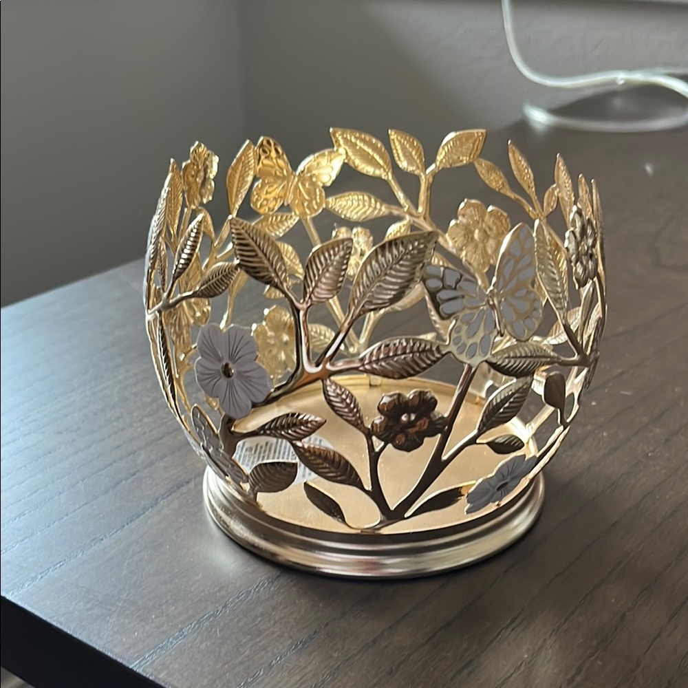 Floral Metal Candle Holder with Gold Leaf Design